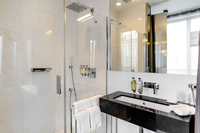 جناح سيغنتشر جونيور بسرير كينج، H15 Boutique Hotel, Warsaw, a Member of Design Hotels 4/4