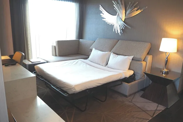 جناح تنفيذي بسرير كينج مع أريكة لذوي الإعاقة، JW Marriott Minneapolis Mall of America 1/6