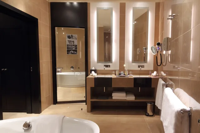 Junior Suite, Single, King Bed, The Torch Doha 4/5