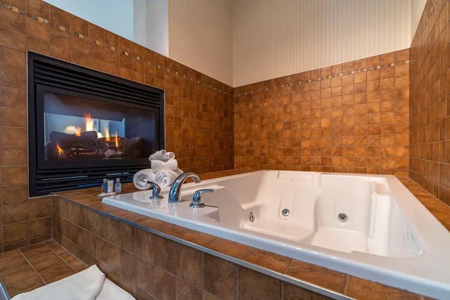 جناح ديلوكس بسرير كينج، Comfort Inn & Suites Surrey 6/6