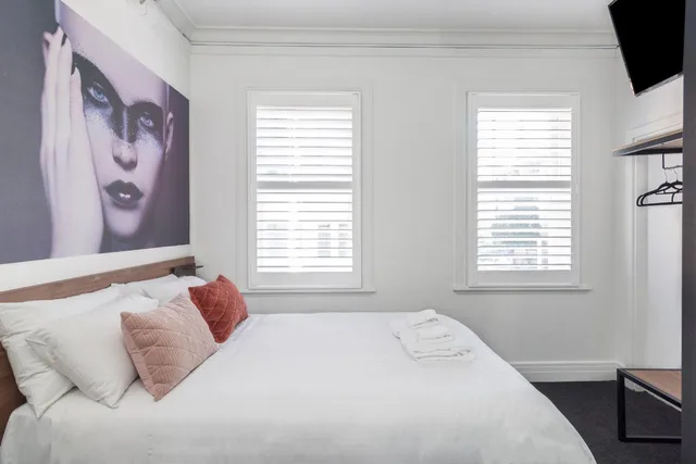 غرفة بسرير مزدوج، Criterion Hotel Sydney 1/2