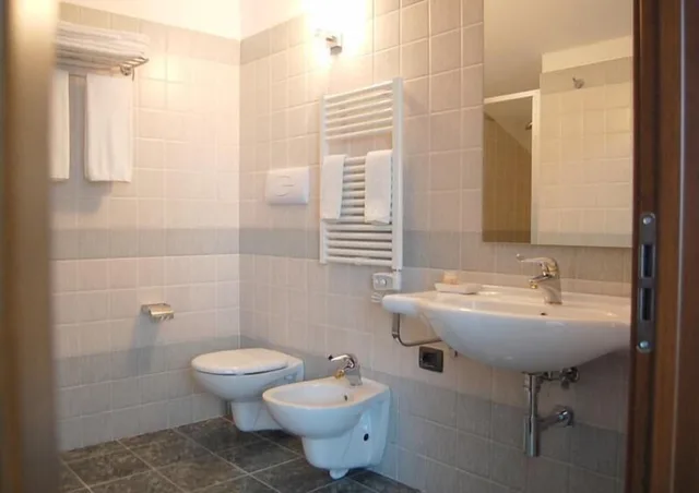غرفة قياسية بسرير مزدوج وسرير فردي، Vea Resort Hotel 8/10