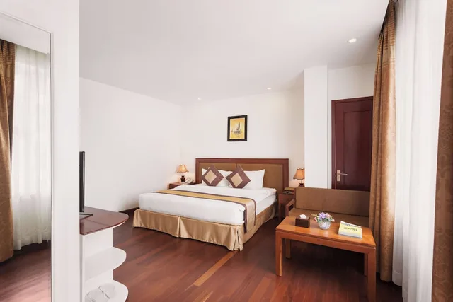 غرفة ديلوكس بسرير كينج بإطلالة على المدينة، Phnom Penh Katari Hotel 1/10