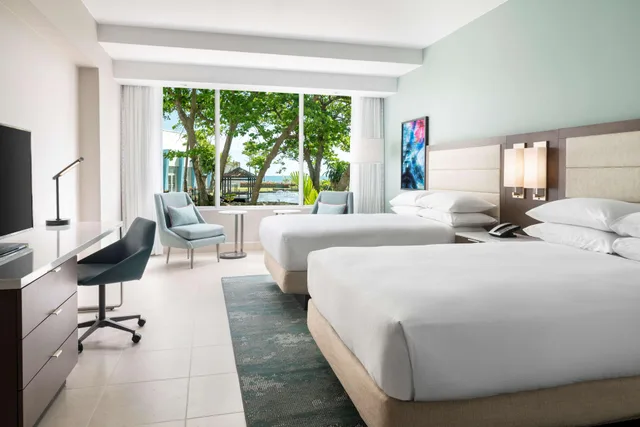غرفة بسرير مزدوج بشرفة، Caribe Hilton 1/2