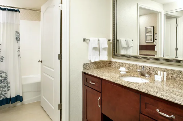 جناح بسرير كينج بغرفة نوم واحدة للمدخنين، Residence Inn Tampa Suncoast Parkway at NorthPointe Village 2/3