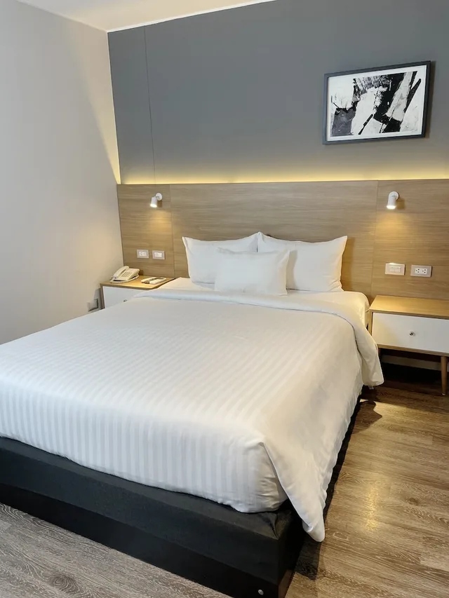 غرفة مفردة بسرير كوين، Habitat Hotel 2/5