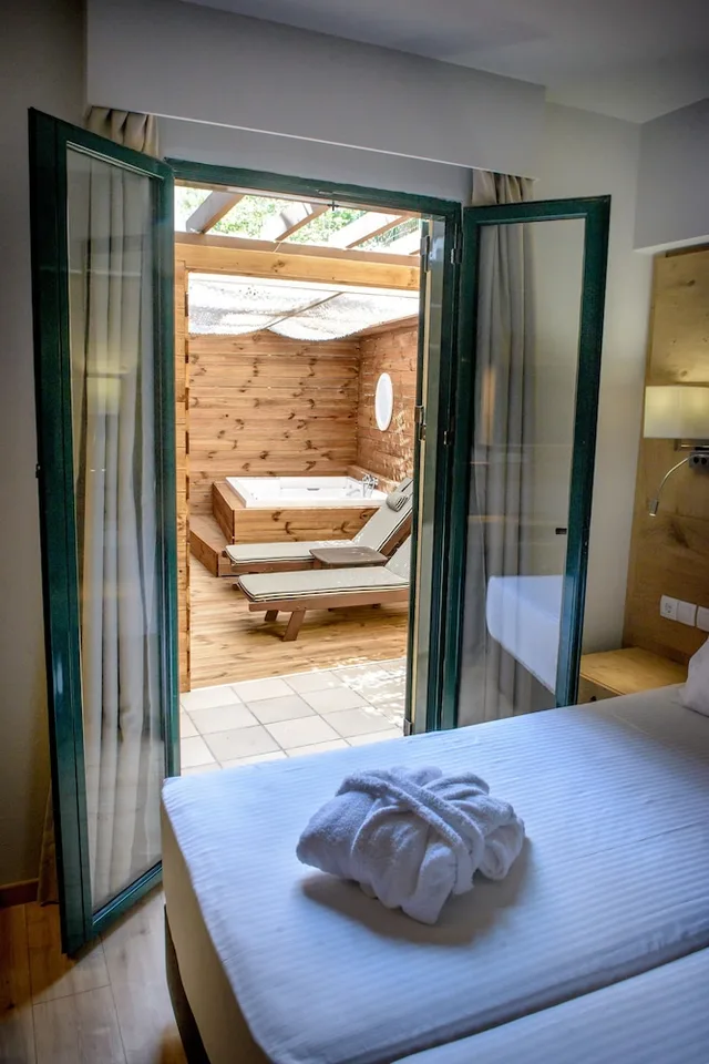جناح جونيور بسريرين منفصلين مع أريكة، Elmi Suites 3/10