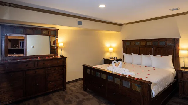 جناح بسرير كينج بحوض جاكوزي، Camrose Resort Casino Bw Premier Collection 1/2