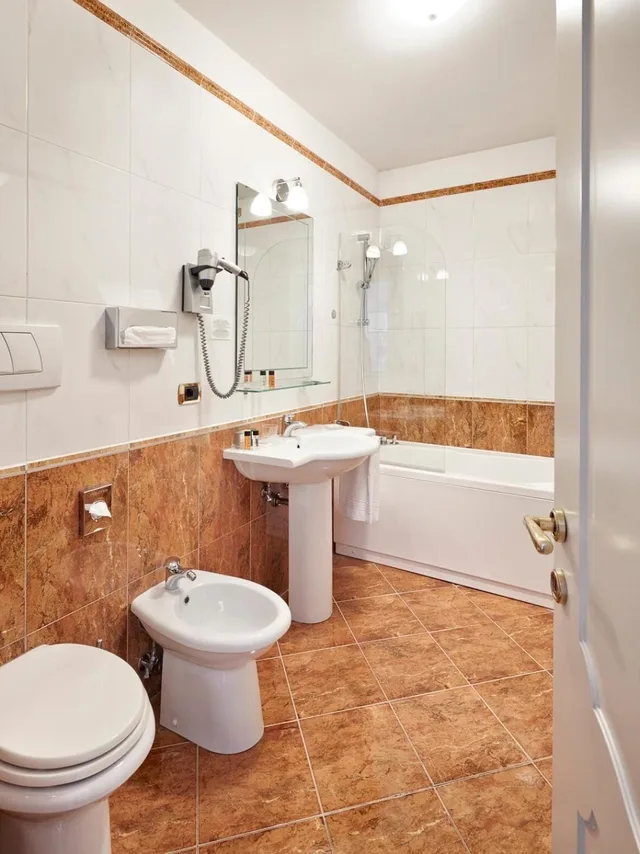 غرفة سوبيريور بسريرين منفصلين، Continentale Hotel 7/7