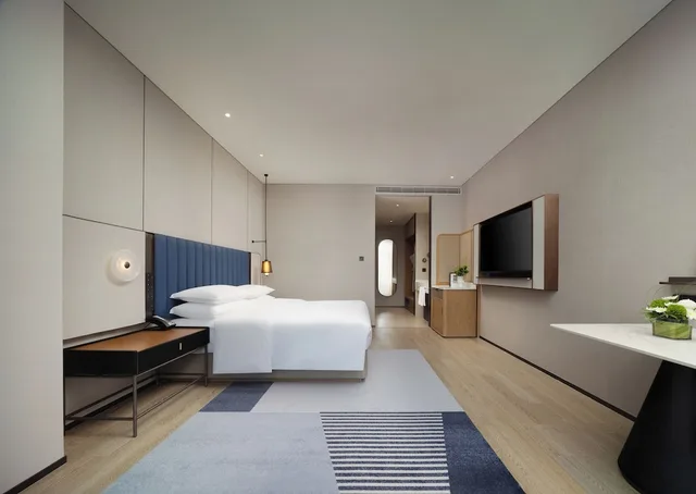 غرفة قياسية بسرير كينج، Novotel Chengdu Lige 3/5