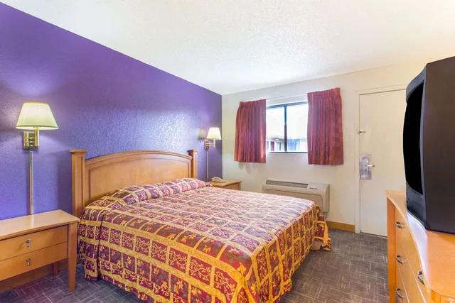 غرفة بسرير كينج، Knights Inn Phoenix at N Black Canyon Hwy 1/2