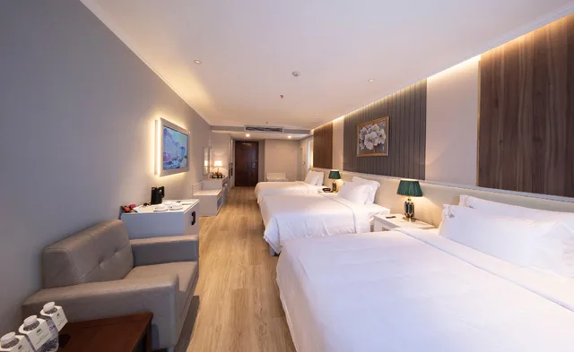 Semi Room, Deluxe, Triple, 3 Semi Double Beds، MerPerle Dalat Hotel 1/2