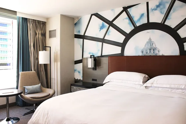 Room, 2 Queen Beds, Lake View, High Floor, Hilton Cleveland Downtown 3/10