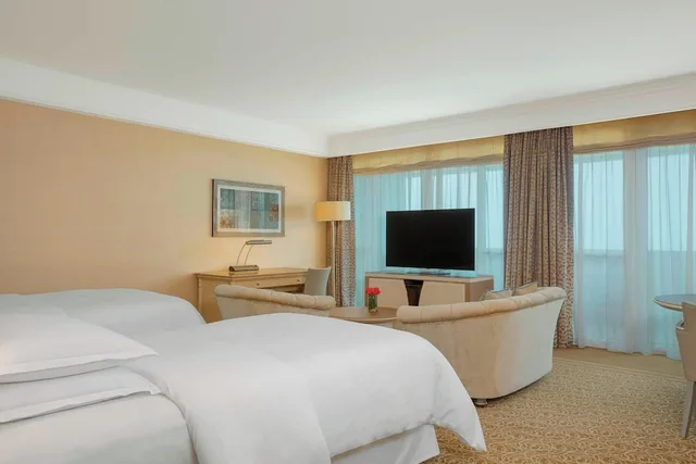 جناح تنفيذي بسريرين منفصلين بإطلالة على البحر بشرفة، Sheraton Club Des Pins Resort 2/4