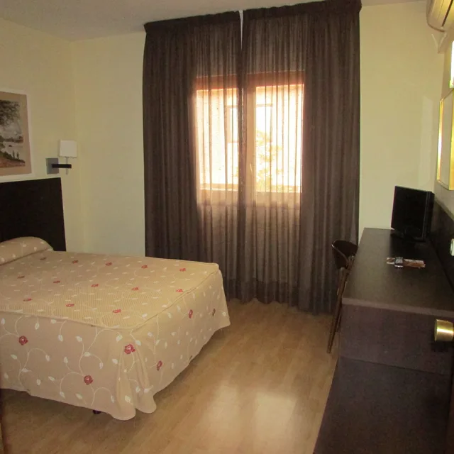غرفة مفردة بسرير مزدوج، Hotel Tudanca Aranda Ii 2/7