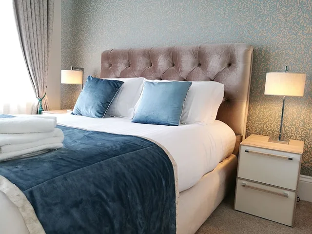 جناح سيغنتشر بسرير كينج بإطلالة على البحر، The Devon Court 4/9