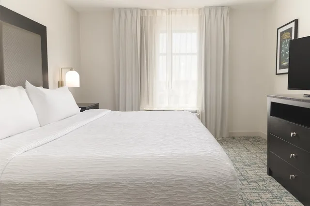 جناح بسرير كينج وسريرين كوين بغرفتي نوم، Homewood Suites By Hilton Wauwatosa Milwaukee 6/13