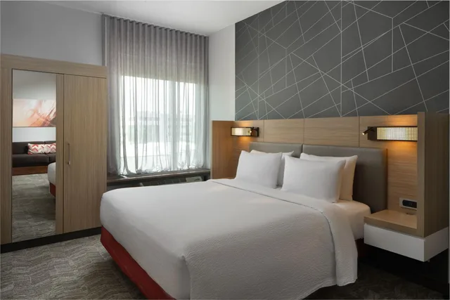 جناح بسرير كينج مع أريكة، SpringHill Suites Jacksonville Baymeadows 2/6