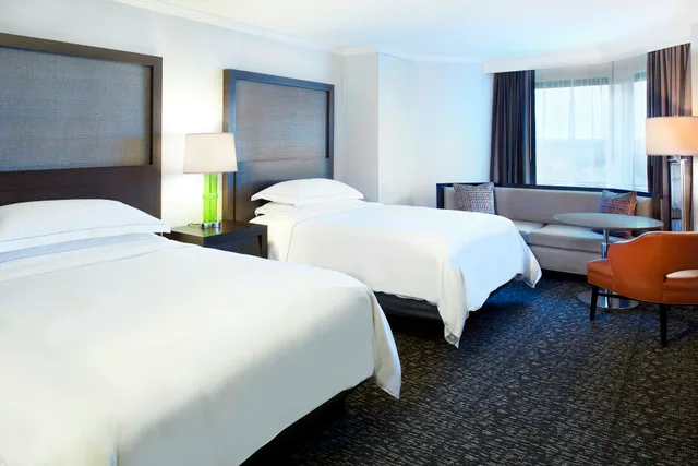 غرفة بسريرين مزدوجين لذوي الإعاقة، Hilton Minneapolis-St. Paul Airport 1/2