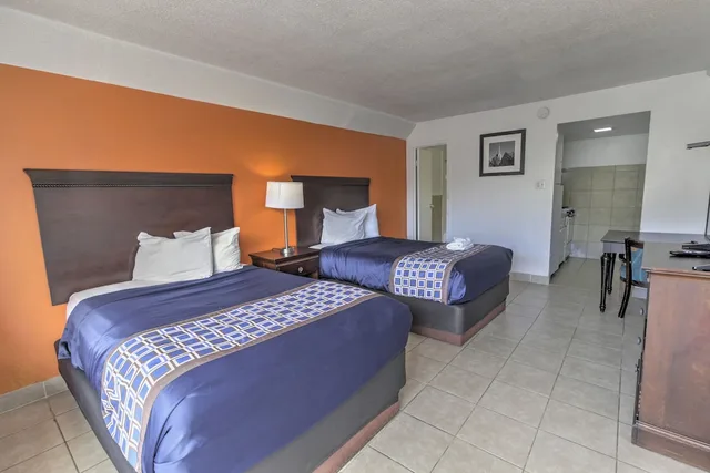 غرفة قياسية بسريرين مزدوجين، White Marlin Inn 3/6
