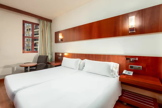 غرفة قياسية مفردة بسرير مزدوج، Senator Huelva Hotel 2/5
