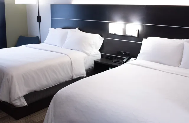 غرفة بسريرين مزدوجين لذوي الإعاقة، Holiday Inn Express Hotel Suites Conover Hickory Area 1/1