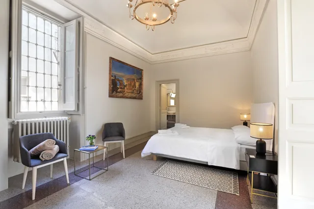 Classic, Queen Bed, Palazzo Circolone 8/10