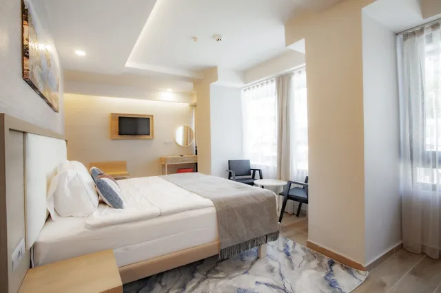 غرفة فاخرة بسرير كوين بإطلالة على المدينة، Old Town Point Hotel & Spa Antalya 3/10