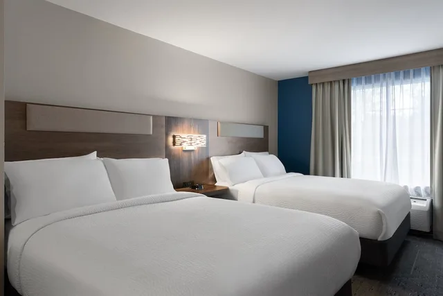 غرفة قياسية بسريرين كوين، Holiday Inn Express Savannah Airport Ex Comfort Suites 2/3