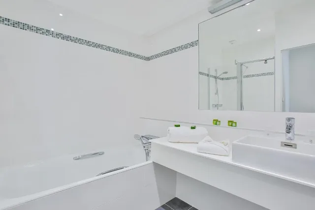 غرفة قياسية بسرير مزدوج، Hotel Royal Saint Mart 3/3