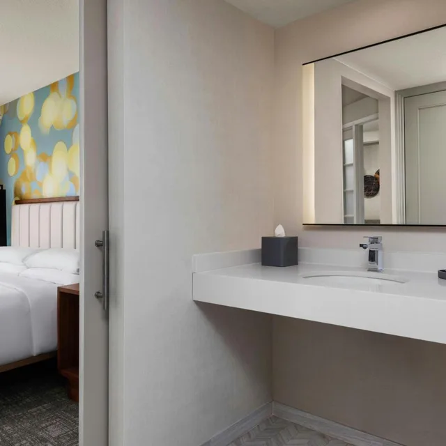 جناح تنفيذي بسرير مزدوج بغرفة نوم واحدة، Marriott Suites Anaheim 6/7