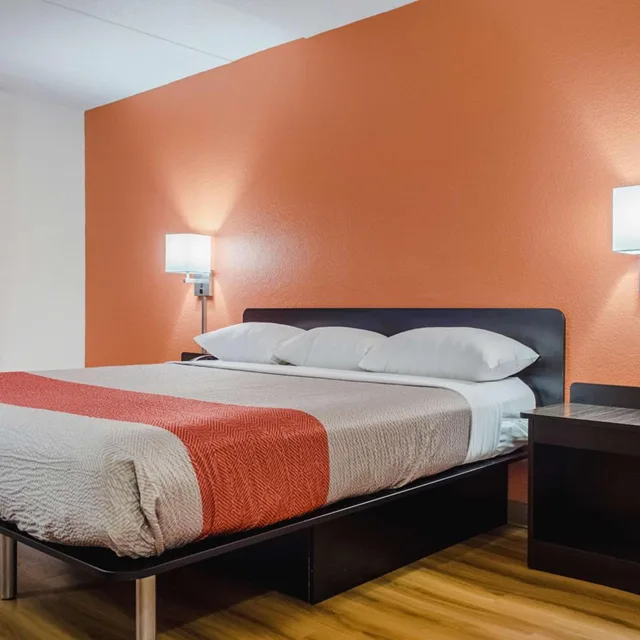 غرفة بسرير كوين للمدخنين لذوي الإعاقة، Motel6 Brockton, MA 4/9