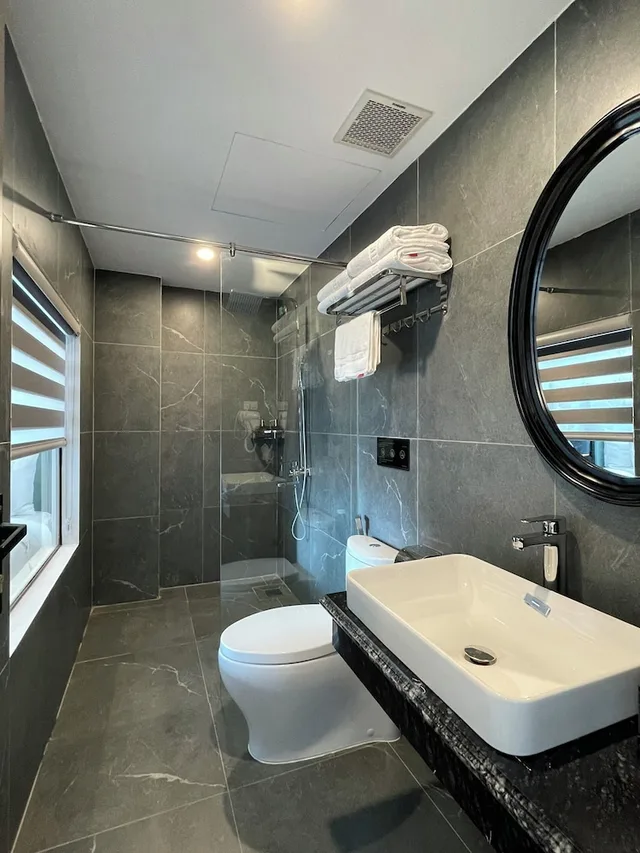غرفة عائلية بسريرين كوين بإطلالة على المدينة بشرفة بغرفة نوم واحدة، Aquarius Premium Hotel 4/4