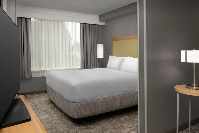 جناح بسرير كينج مع أريكة، Springhill Suites Boise Parkcenter 2/5