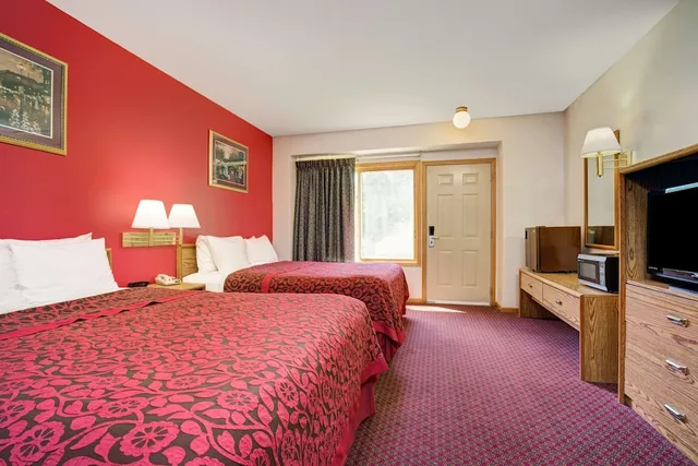غرفة بسريرين كوين، Travelodge by Wyndham Red Wing 1/2