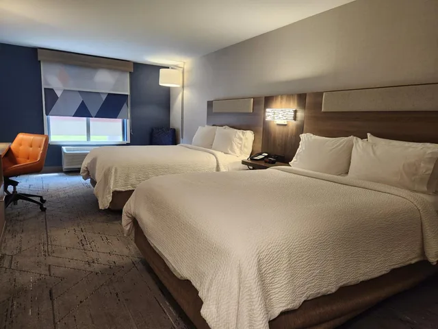 جناح بسريرين كوين، Holiday Inn Express Hotel Suites Crawfordsville 1/4