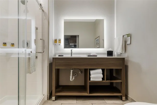 Room, King Bed, Bay View, Kitchenette، Executive Residency By Best Western Corpus Christi 8/8