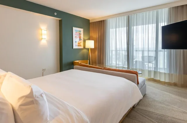غرفة بسرير مزدوج، Eden Roc Miami Beach 1/4