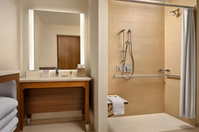 Family Suite, 1 King and 2 Bunk Beds, Sofa, Element Anaheim Resort Convention Center 8/10