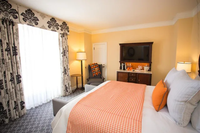 Deluxe, King Bed, Terrace View, The Atherton Hotel At OSU 1/3