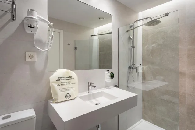 Superior, Double Bed, B&B HOTEL Ecija 8/9