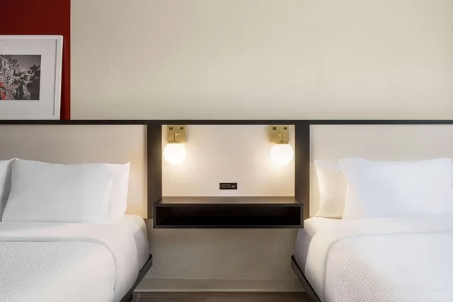 Renovated, 2 Queen Beds, Accessible، Ramada by Wyndham Allentown/Bethlehem 3/3