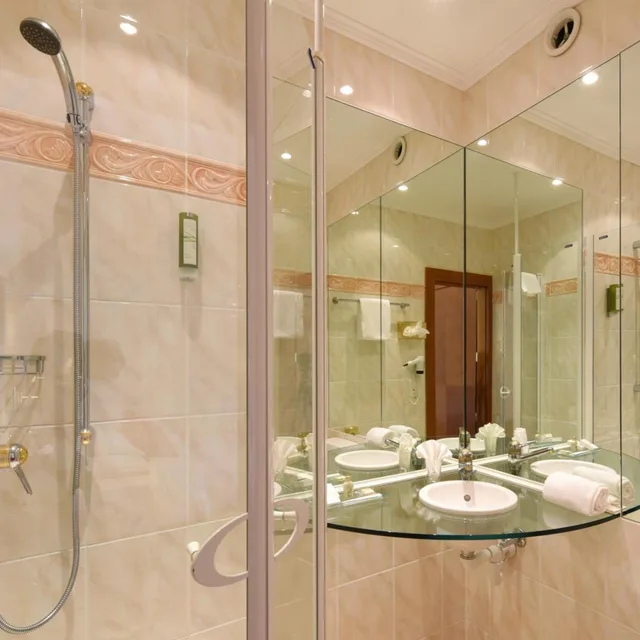 Standard, Triple, Single Bed, City View, GOLF HOTEL RENE CAPT 4/4