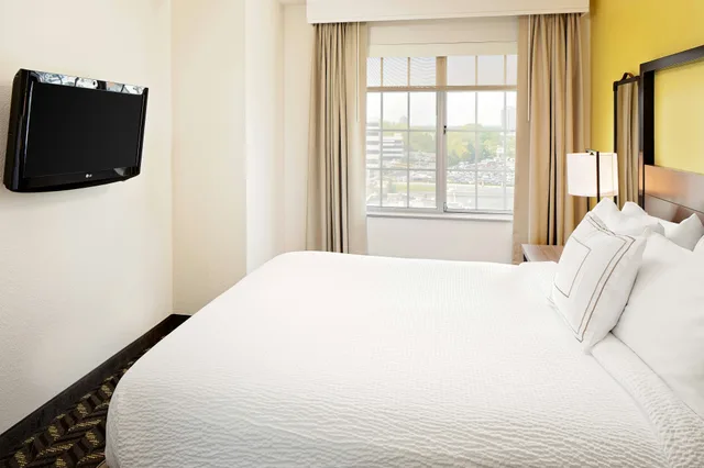 غرفة، Residence Inn By Marriott Tysons Corner Mall 1/3