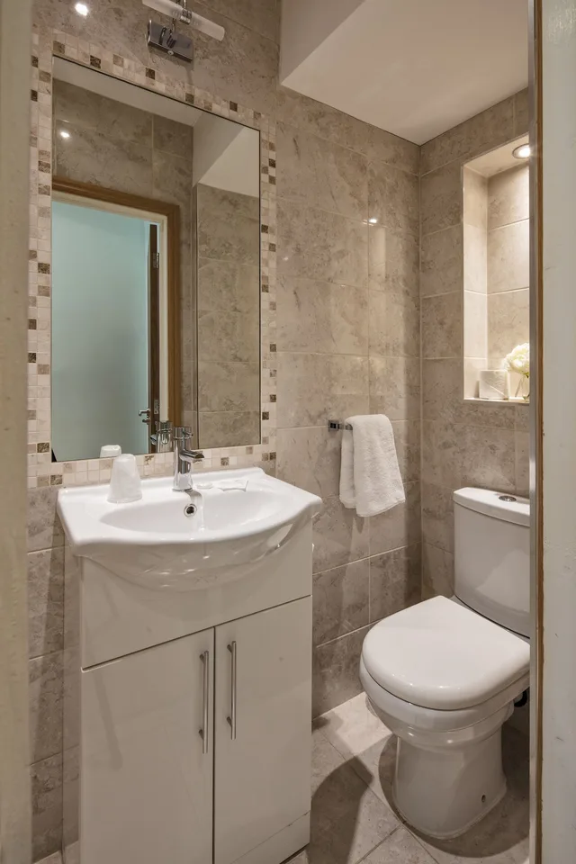 غرفة ثلاثية بسرير مزدوج وسرير فردي، Lancaster Court Hotel 5/10
