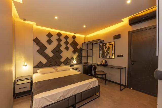 Standard, Twin Beds, White Palace Hotel 5/6