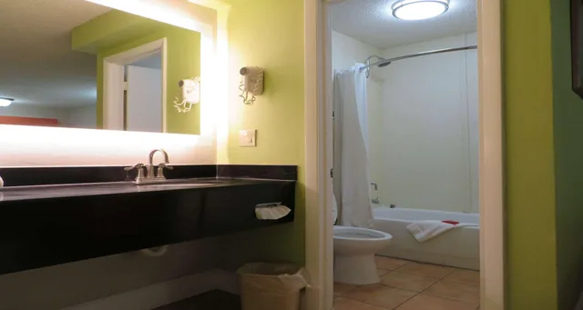 جناح، SureStay Plus Hotel by Best Western St Marys Cumberland 5/7