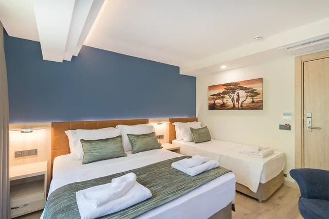 غرفة عائلية ثلاثية بإطلالة على الجبل، Amossoia Elite Boutique Hotel 1/6