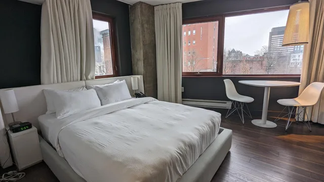 لوفت، Hotel Zero 1 2/6