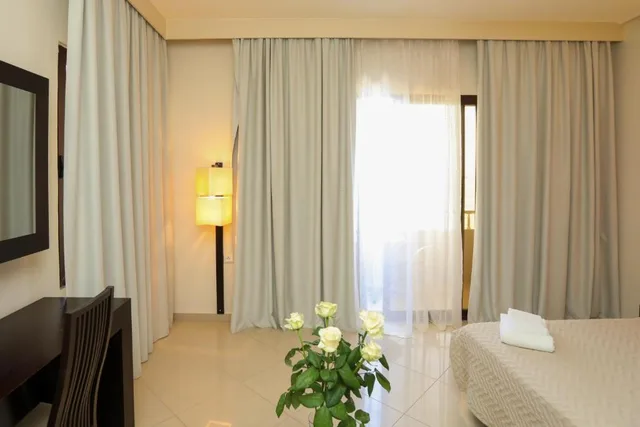 Superior, Twin Beds, Back Side، New York 2/3